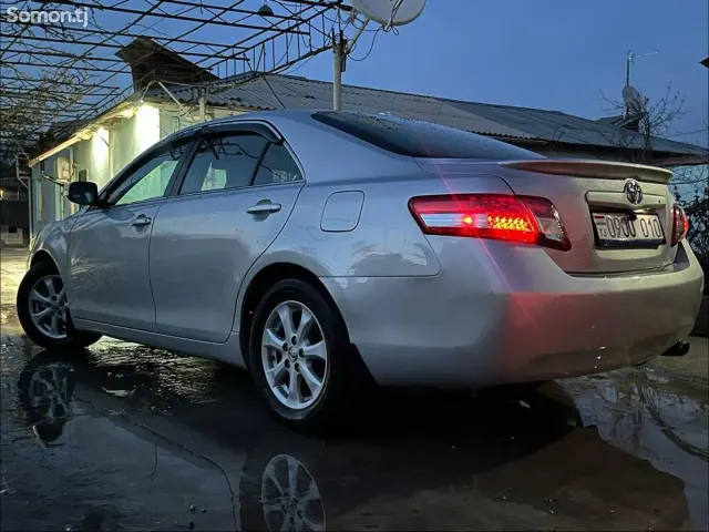 Toyota Camry 2011 · 2.5 AT