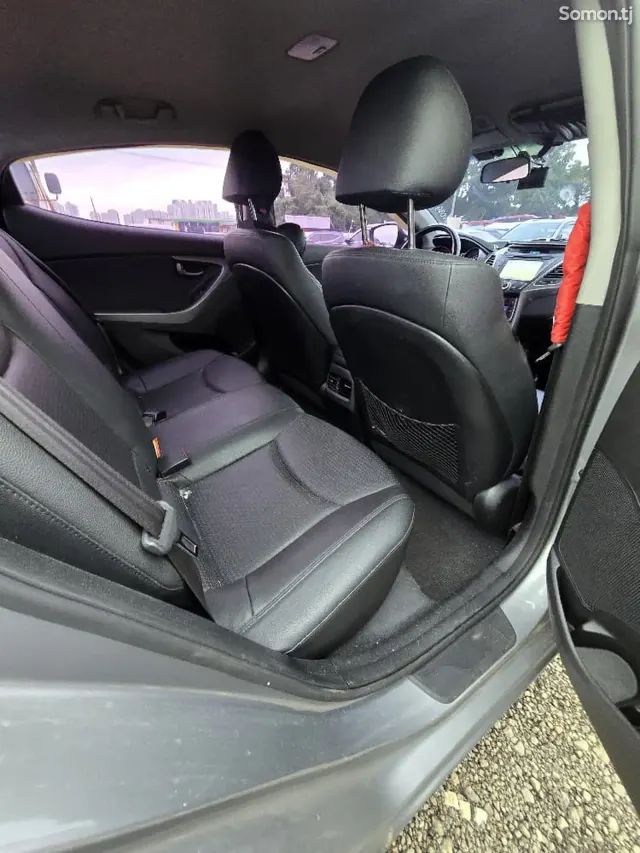 Hyundai Avante 2014 · 1.6 AT
