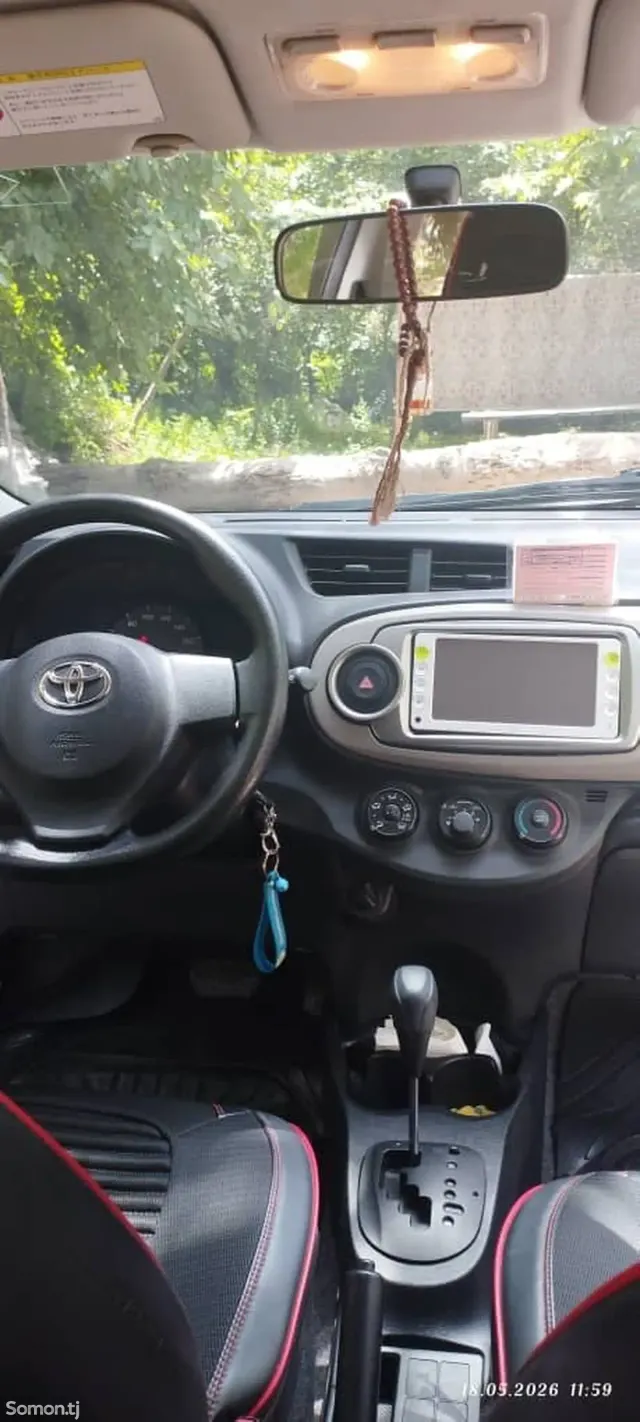 Toyota Vitz 2012 · 1.1 AT