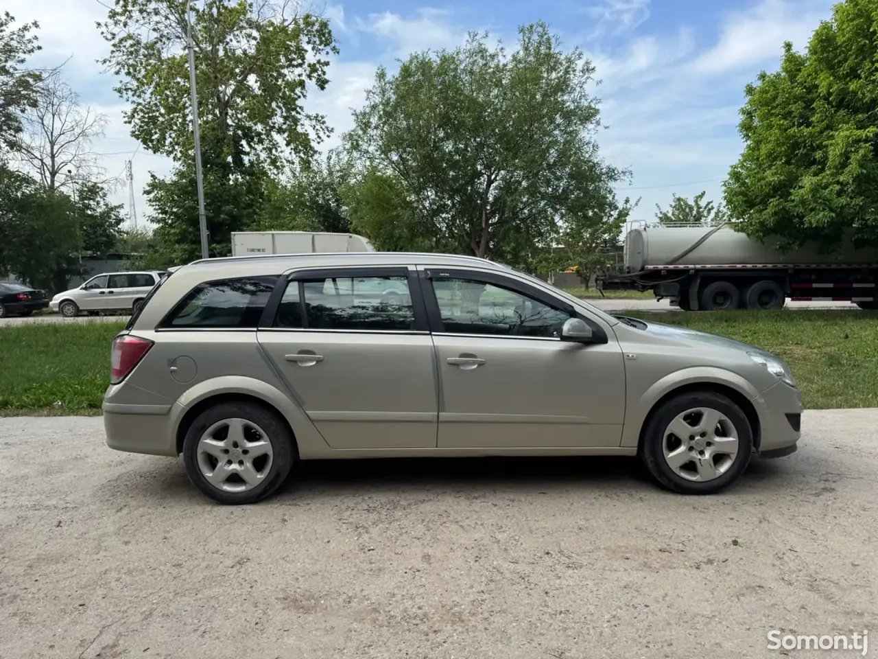Opel Astra H 2008 · 1.6 MT