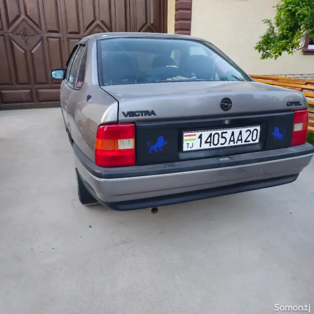 Opel Vectra A 1991 · 1.8 MT