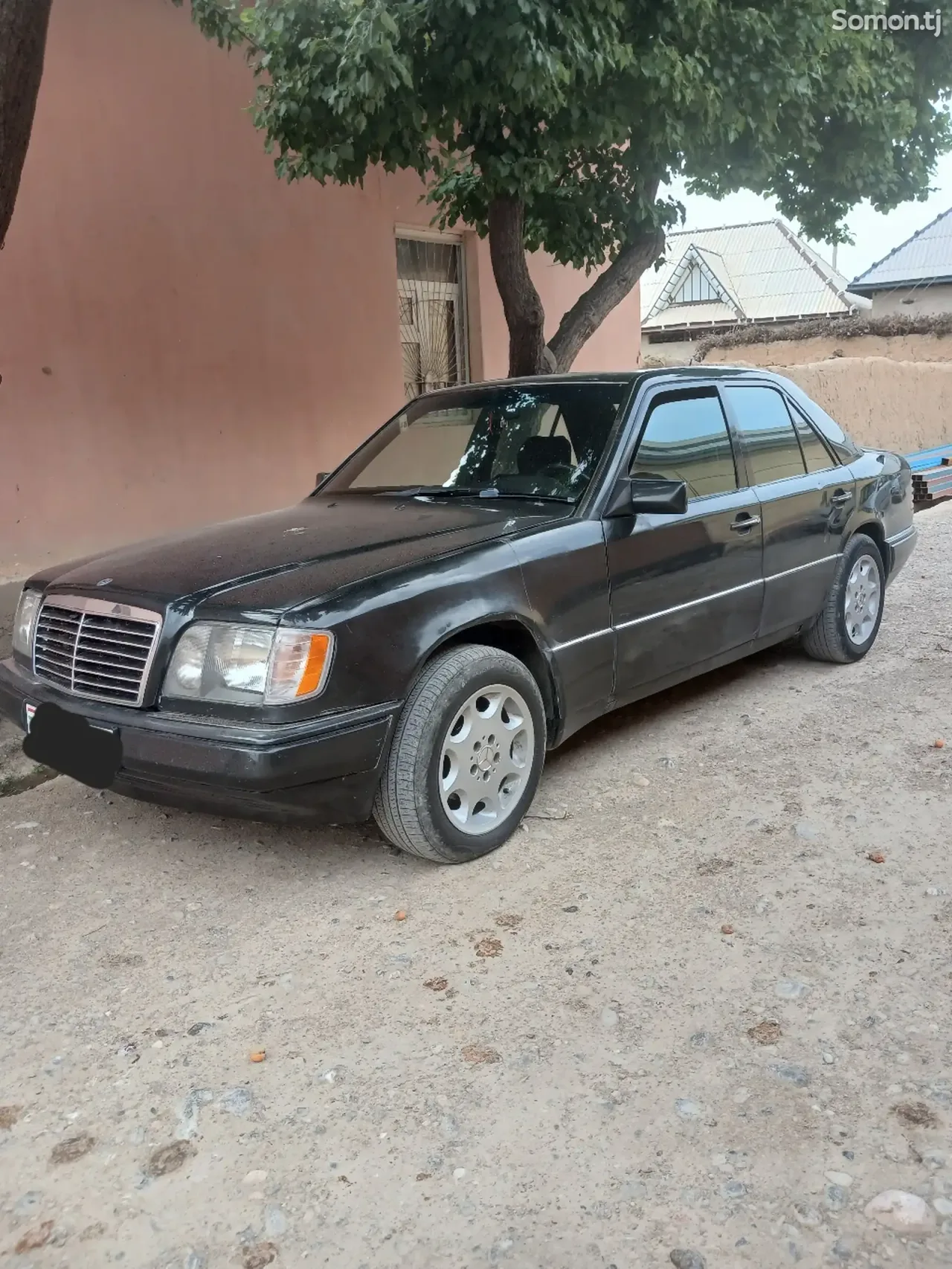 Mercedes-Benz W124 1993 · 3.0 AT