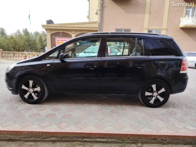Opel Zafira 2006 · 1.8 MT