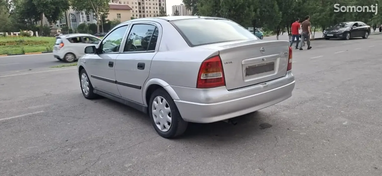Opel Astra G 2000 · 1.8 MT