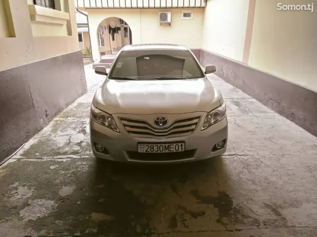 Toyota Camry 2010 · 2.4 AT