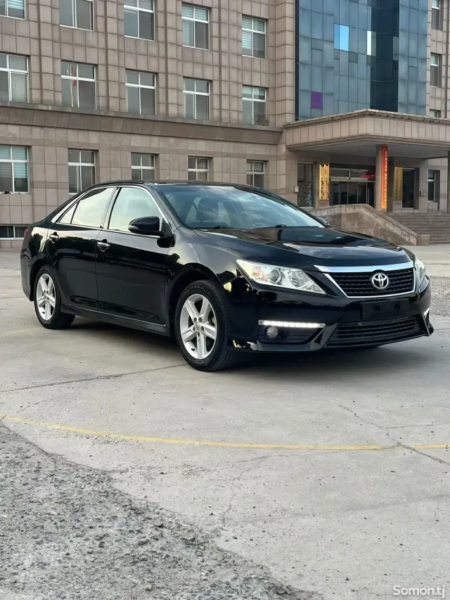 Toyota Camry 2014 · 2.0 AT