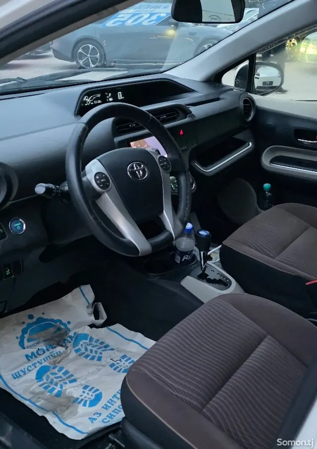Toyota Aqua 2014 · 1.5 AT