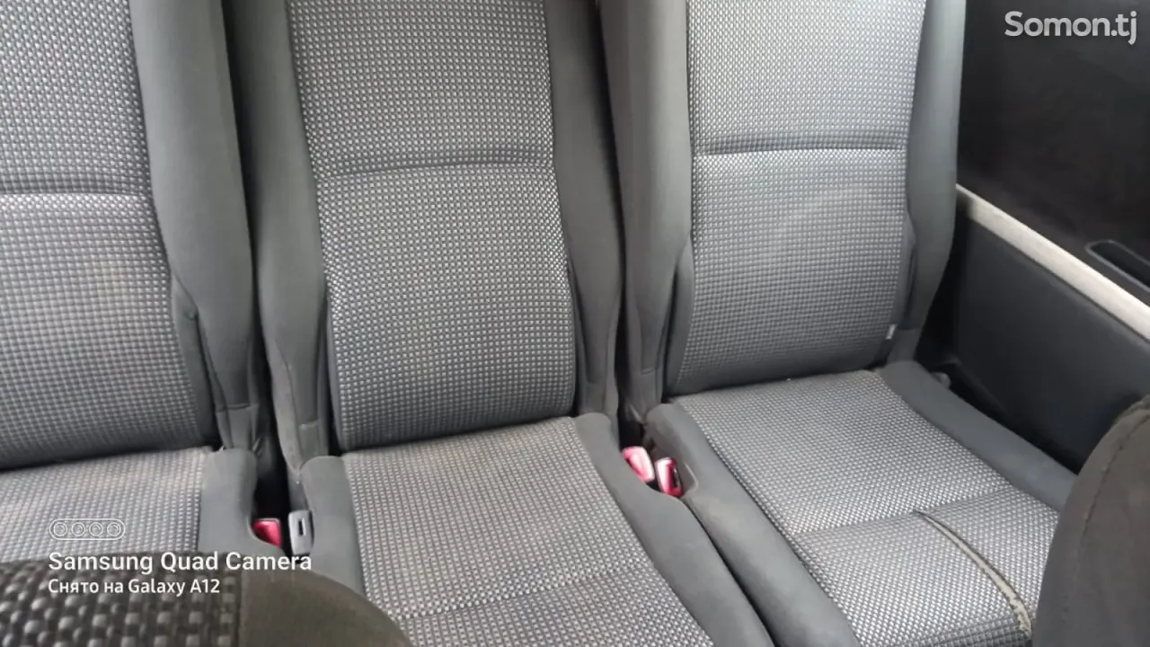 Toyota Corolla Verso 2006 · 2.2 MT