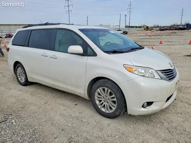 Toyota Sienna 2015 · 3.5 AT