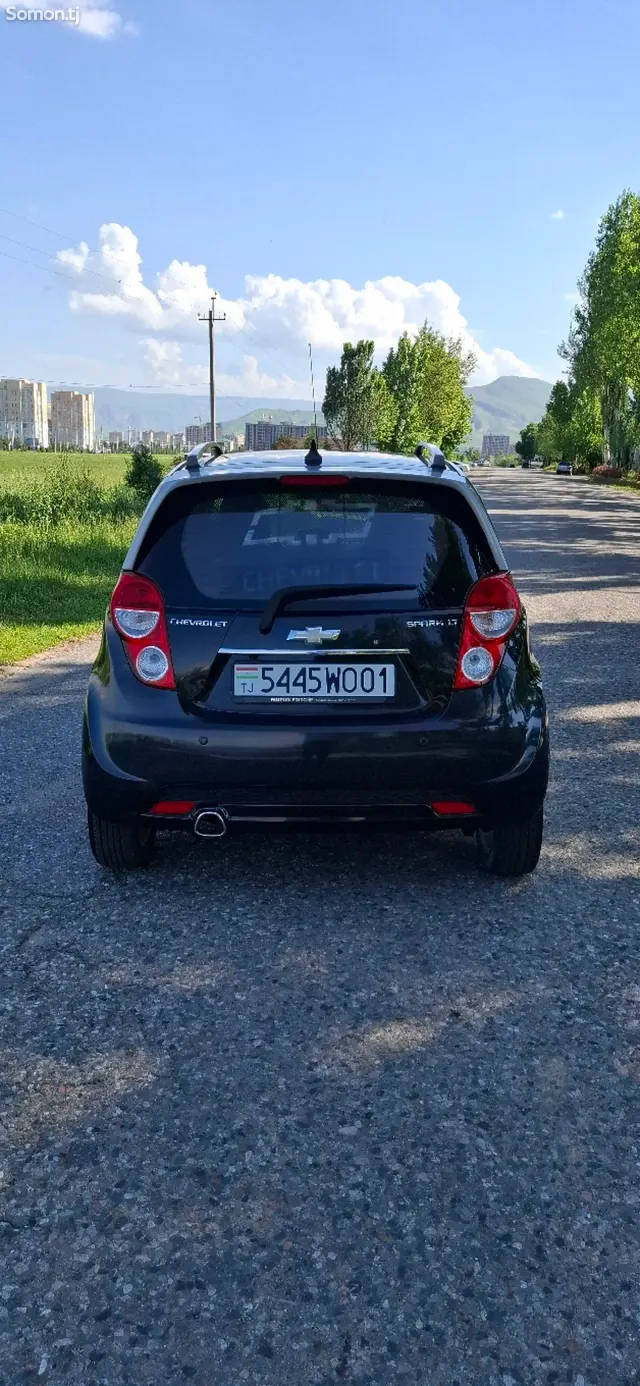 Chevrolet Spark 2014 · 1.1 AT