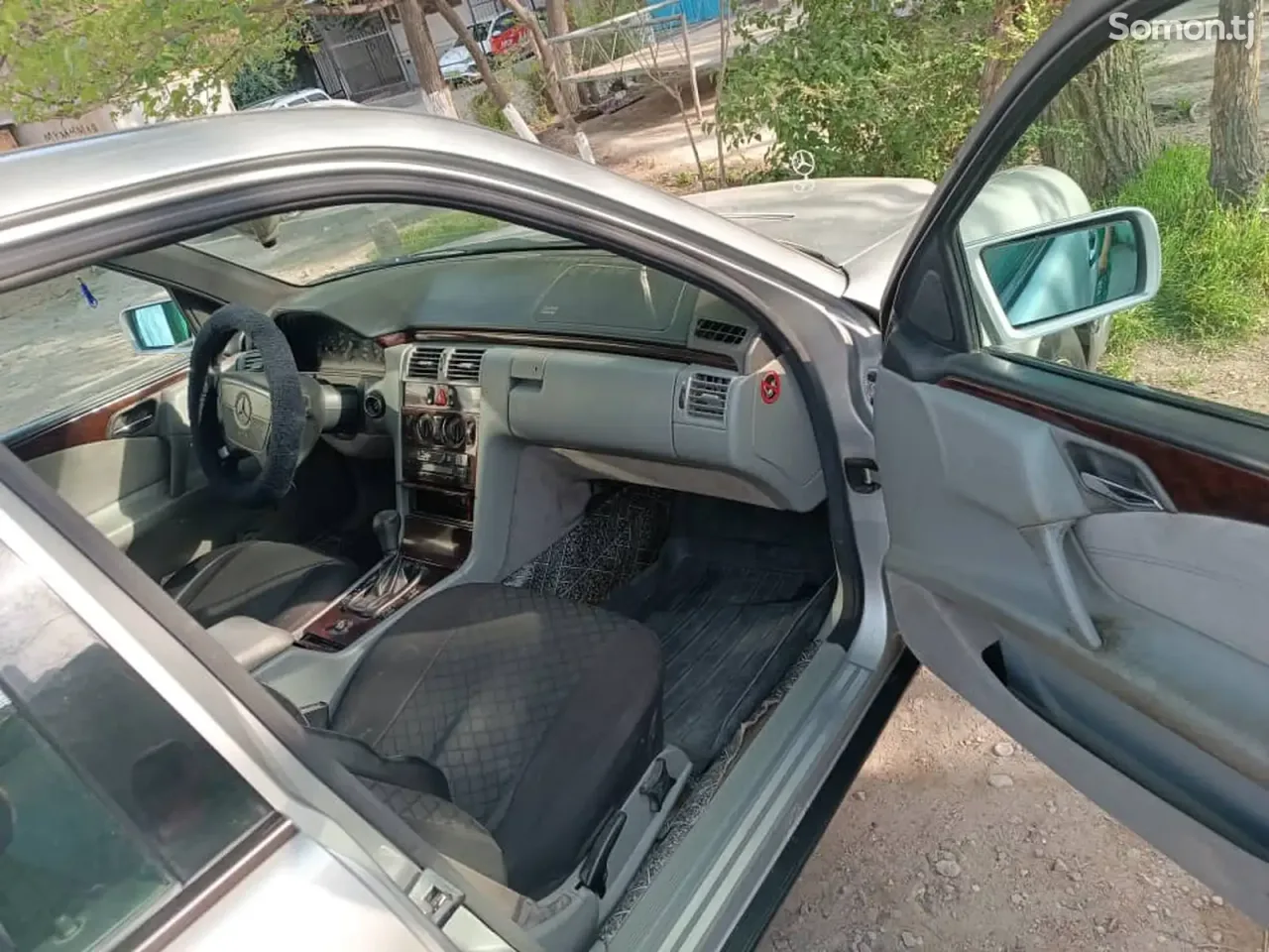 Mercedes-Benz E class 1996 · 2.2 MT