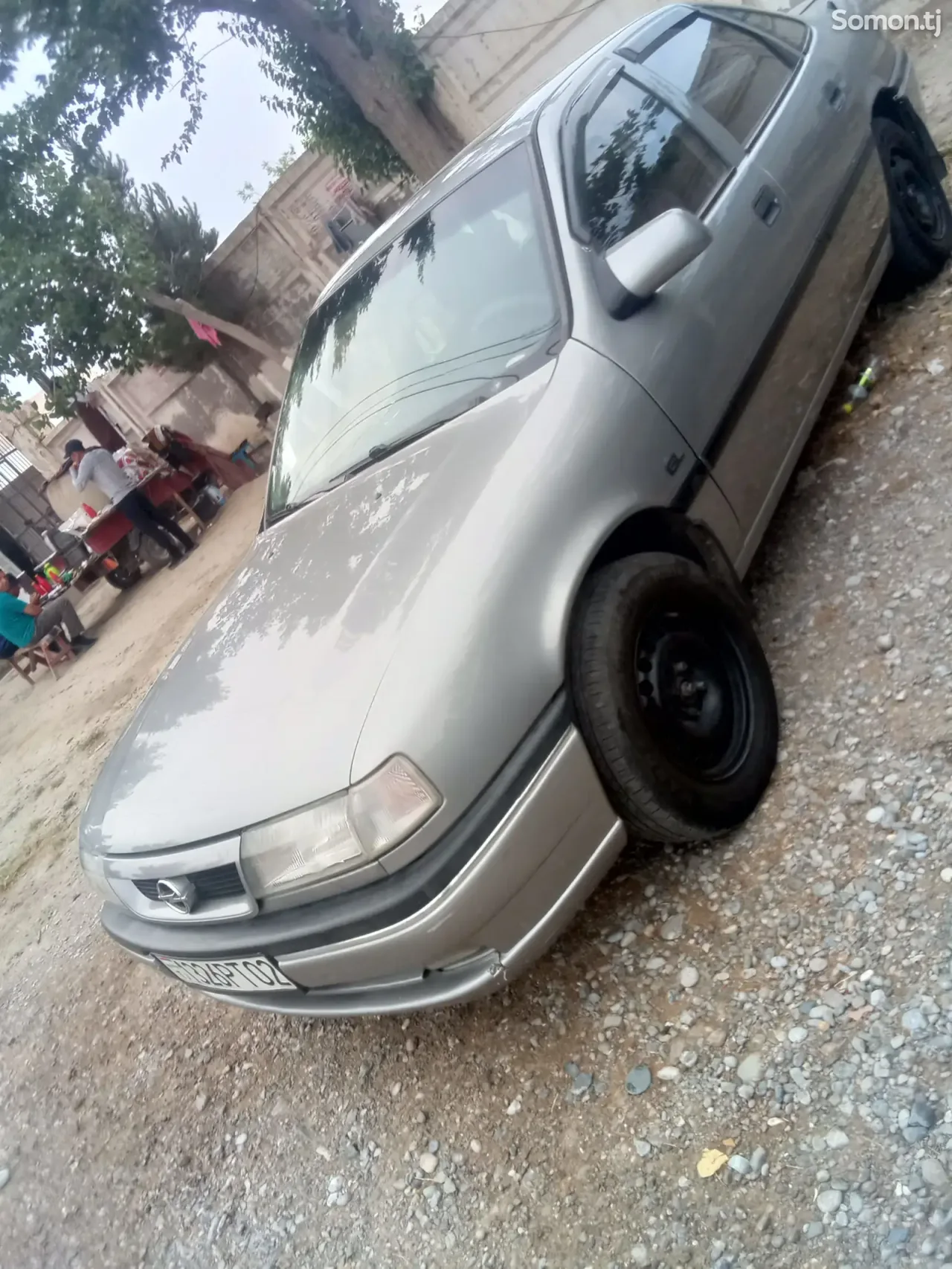 Opel Vectra A 1993 · 1.6 MT