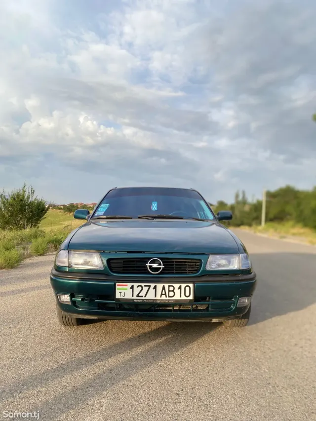 Opel Astra F 1997 · 1.6 MT