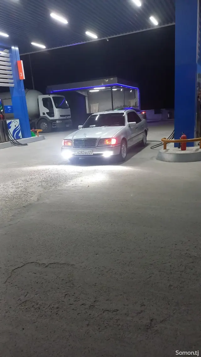 Mercedes-Benz C class 1996 · 2.0 MT
