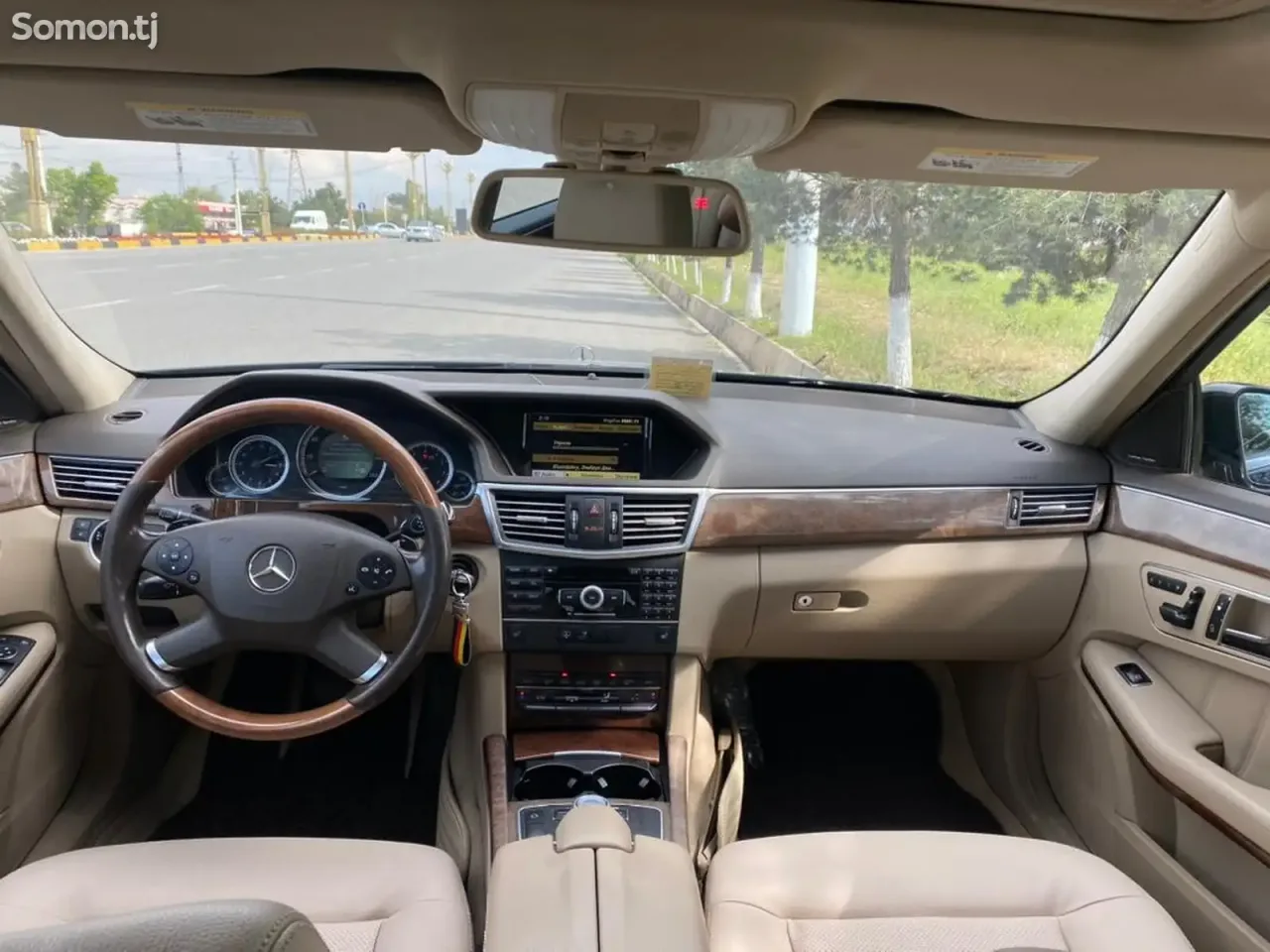 Mercedes-Benz E class 2011 · 3.5 AT