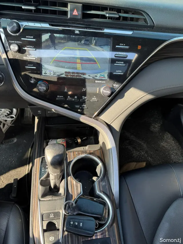 Toyota Camry 2018 · 2.5 AT
