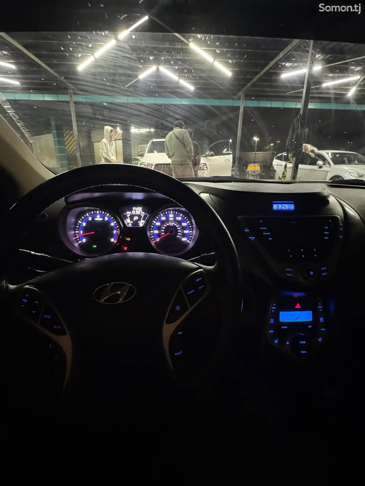 Hyundai Elantra 2011 · 1.8 AT