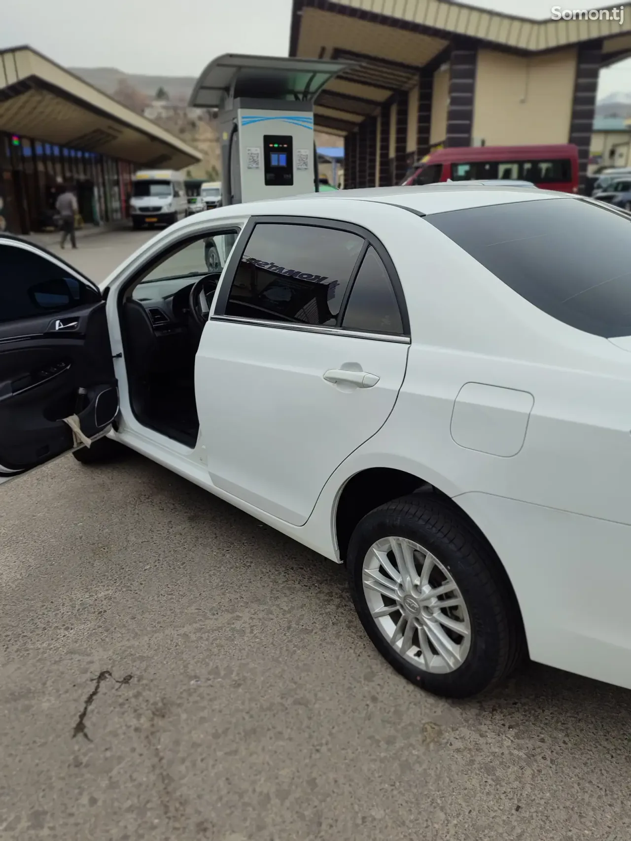 BYD E5 2019 · AT