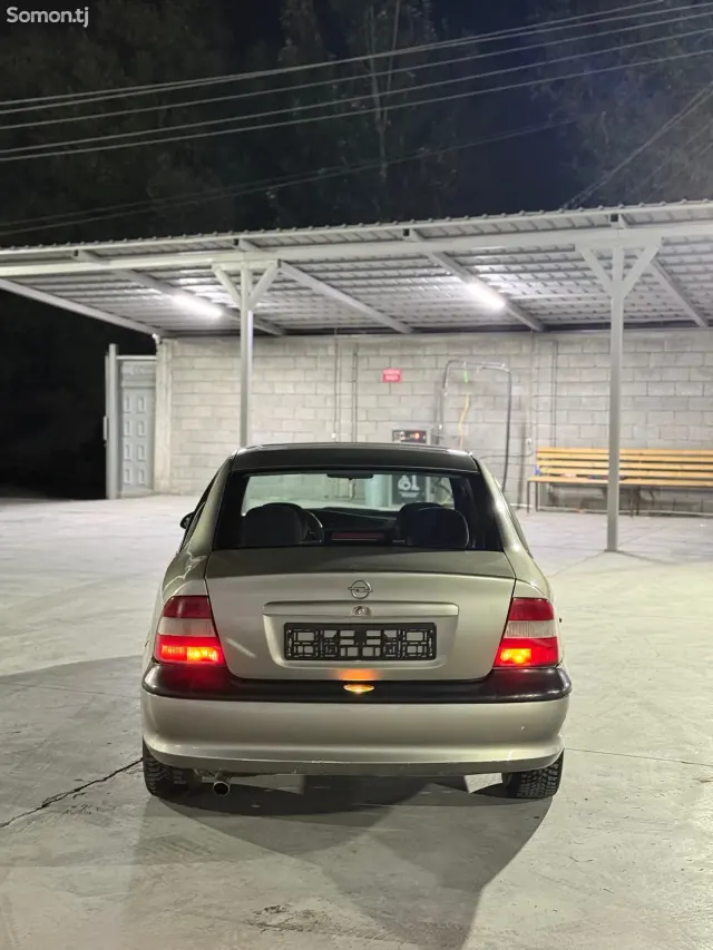 Opel Vectra B 1997 · 1.6 MT