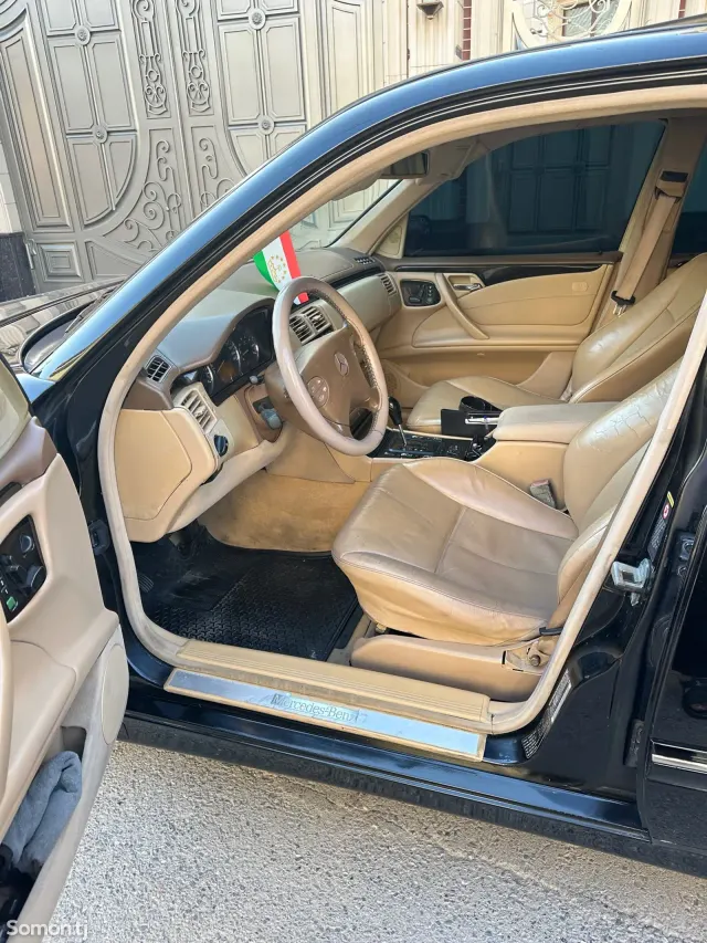 Mercedes-Benz E class 2002 · 3.2 AT