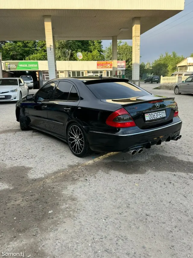 Mercedes-Benz E class 2008 · 5.5 AT