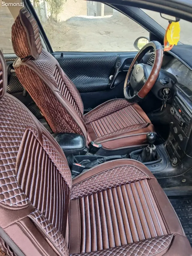 Opel Vectra B 1997 · 1.6 MT