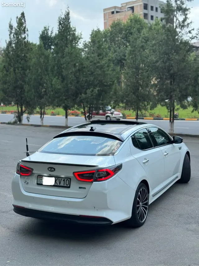 Kia K5 2015 · 2.0 AT