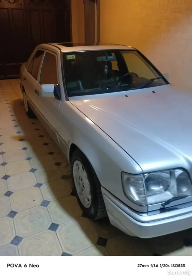 Mercedes-Benz W124 1995 · 2.0 MT