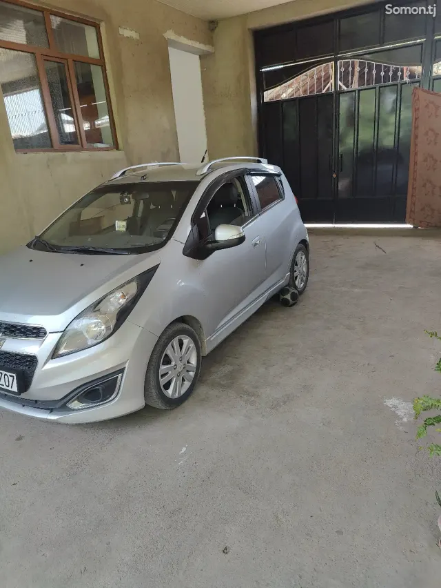 Chevrolet Spark 2015 · 1.3 AT