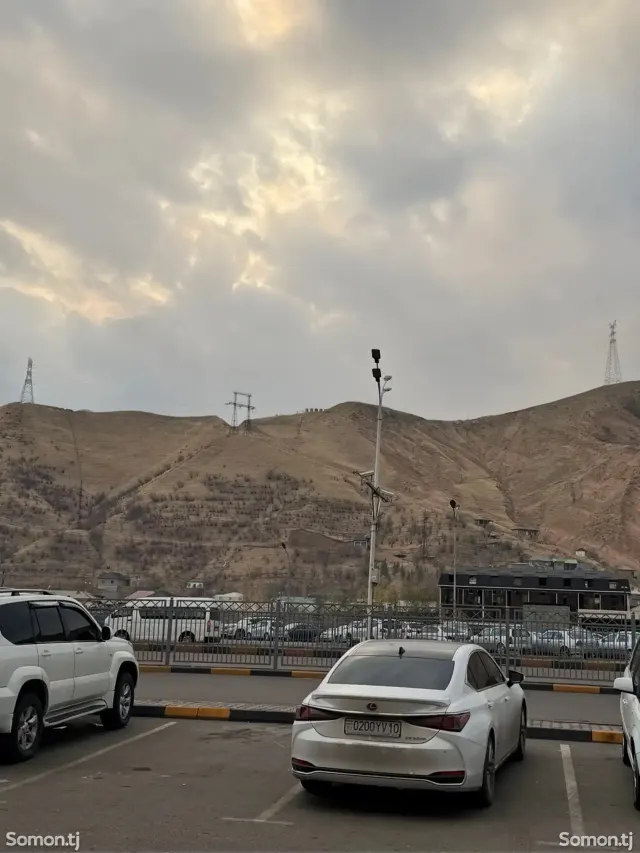 Lexus ES series 2019 · 2.5 AT
