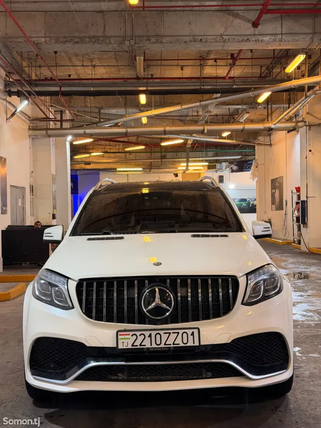 Mercedes-Benz GLS 2016 · 6.3 AT