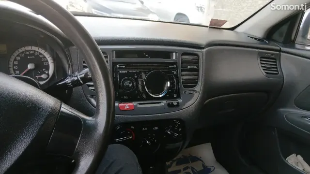 Kia Rio 2005 · 1.6 MT