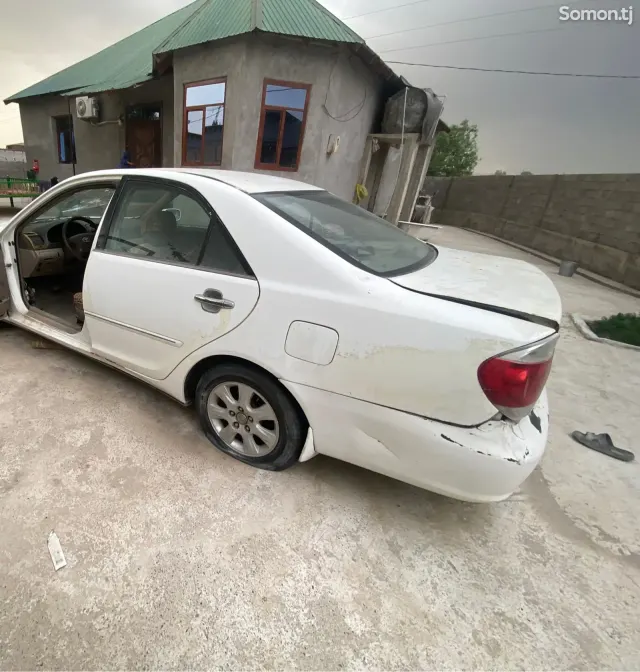 Toyota Camry 2005 · 2.4 AT