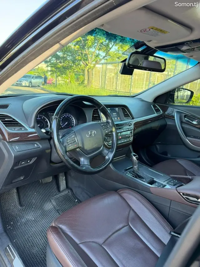 Hyundai Aslan 2014 · 3.0 AT