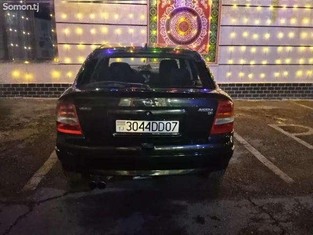 Opel Astra G 1999 · 1.6 MT