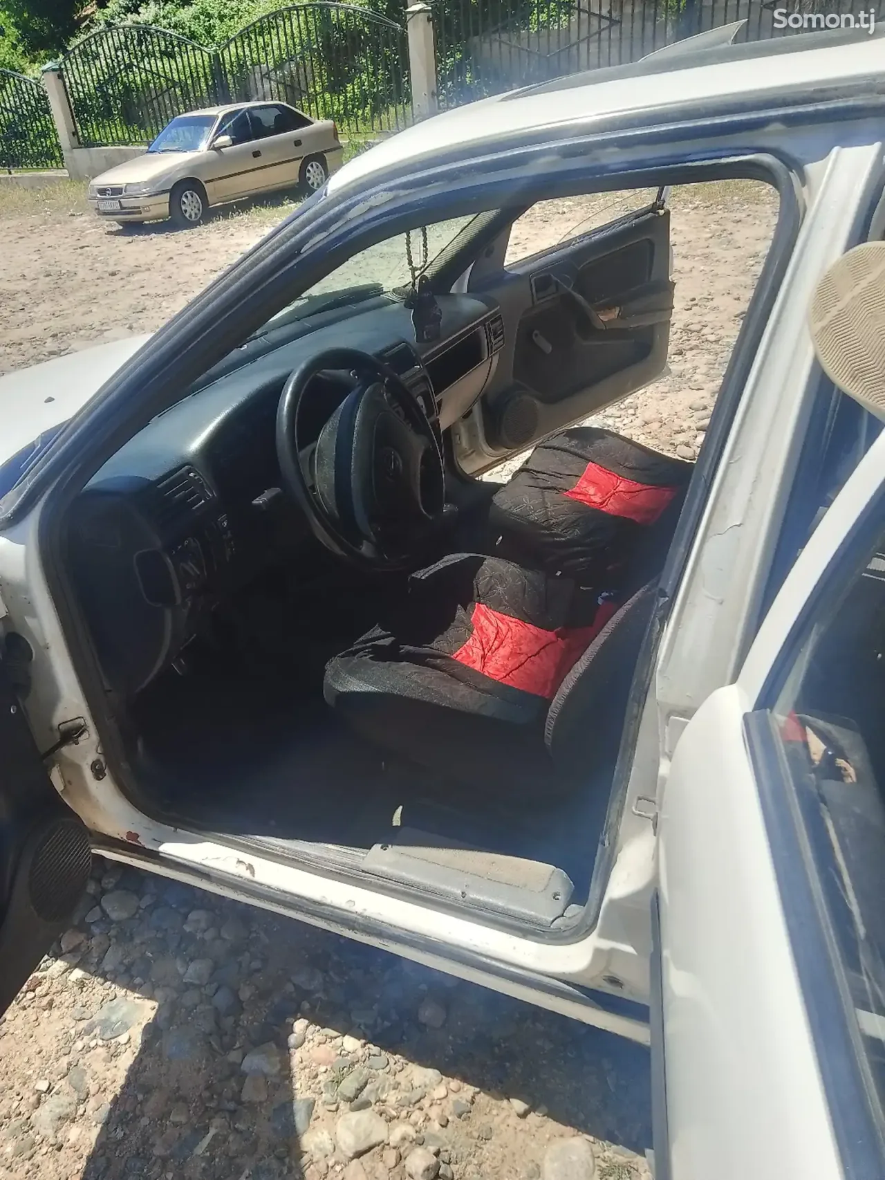 Opel Vectra A 1992 · 1.8 MT