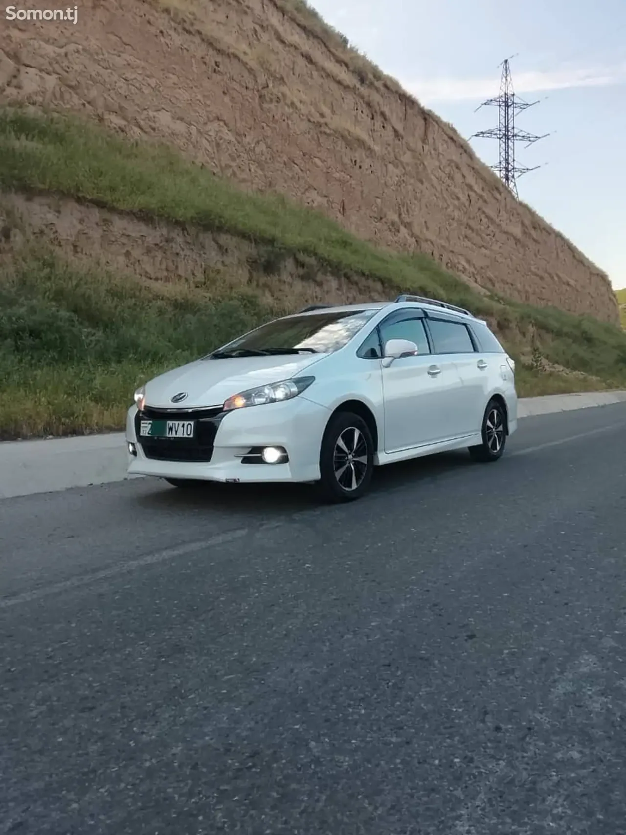 Toyota Wish 2015 · 1.8 AT