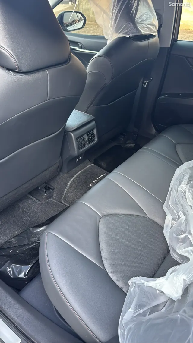 Toyota Camry 2018 · 2.5 AT