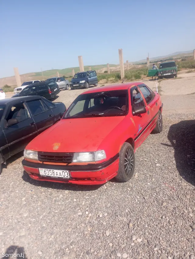 Opel Vectra A 1992 · 1.6 MT