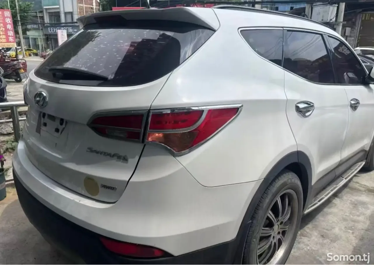Hyundai Santa Fe 2014 · AT