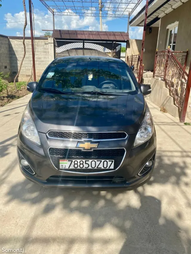 Chevrolet Spark 2014 · 1.1 AT