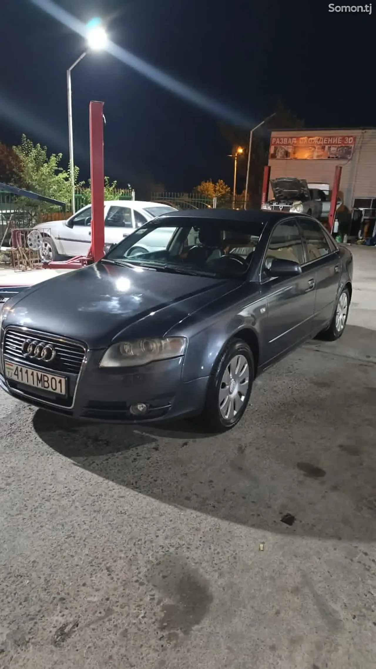 Audi A4 2005 · 1.8 MT