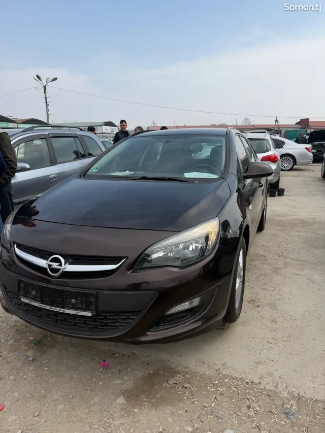 Opel Astra J 2014 · 1.6 MT