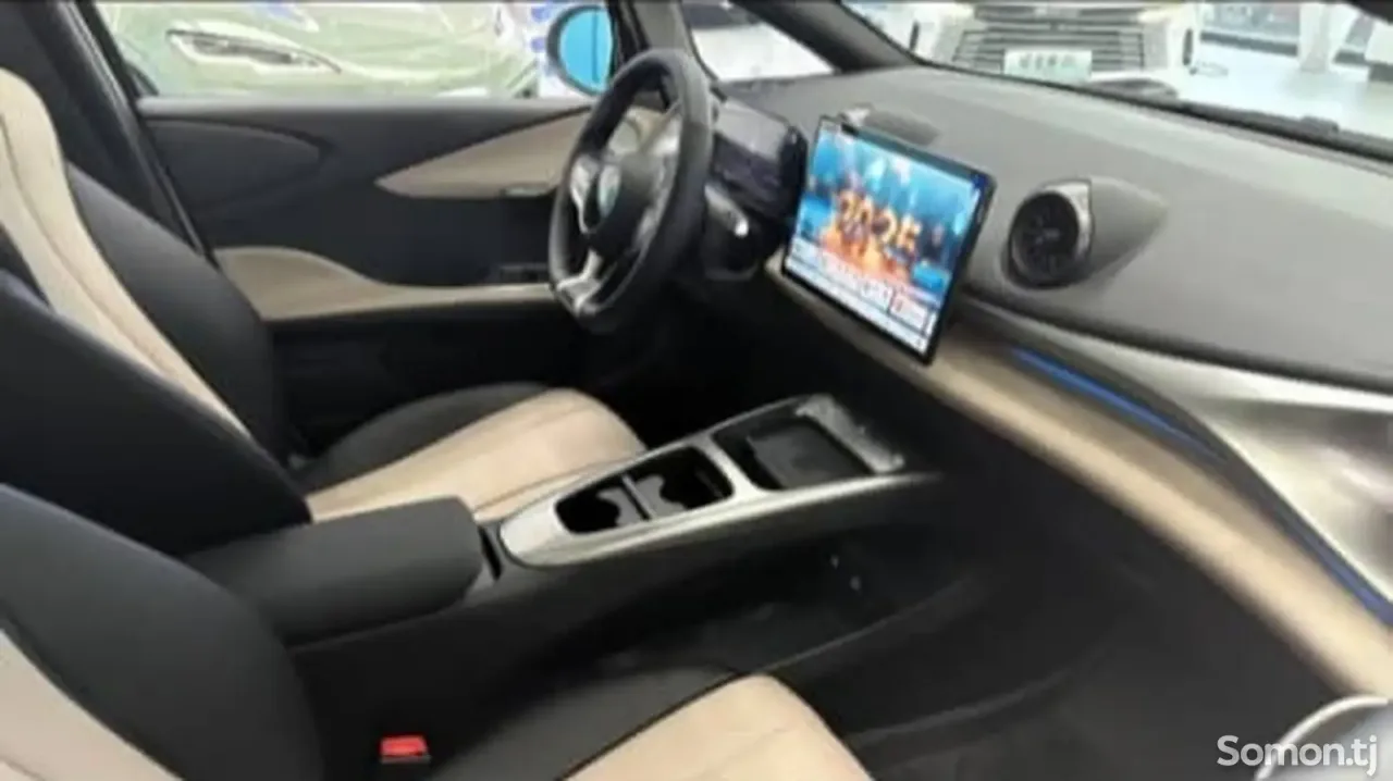 BYD Dolphin 2025 · AT