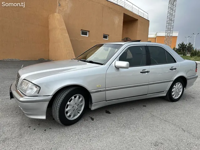 Mercedes-Benz C class 1999 · 1.8 MT