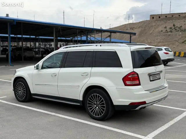 Mercedes-Benz GLS 2012 · 3.5 AT