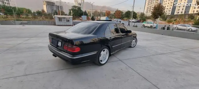 Mercedes-Benz E class 1988 · 5.5 AT