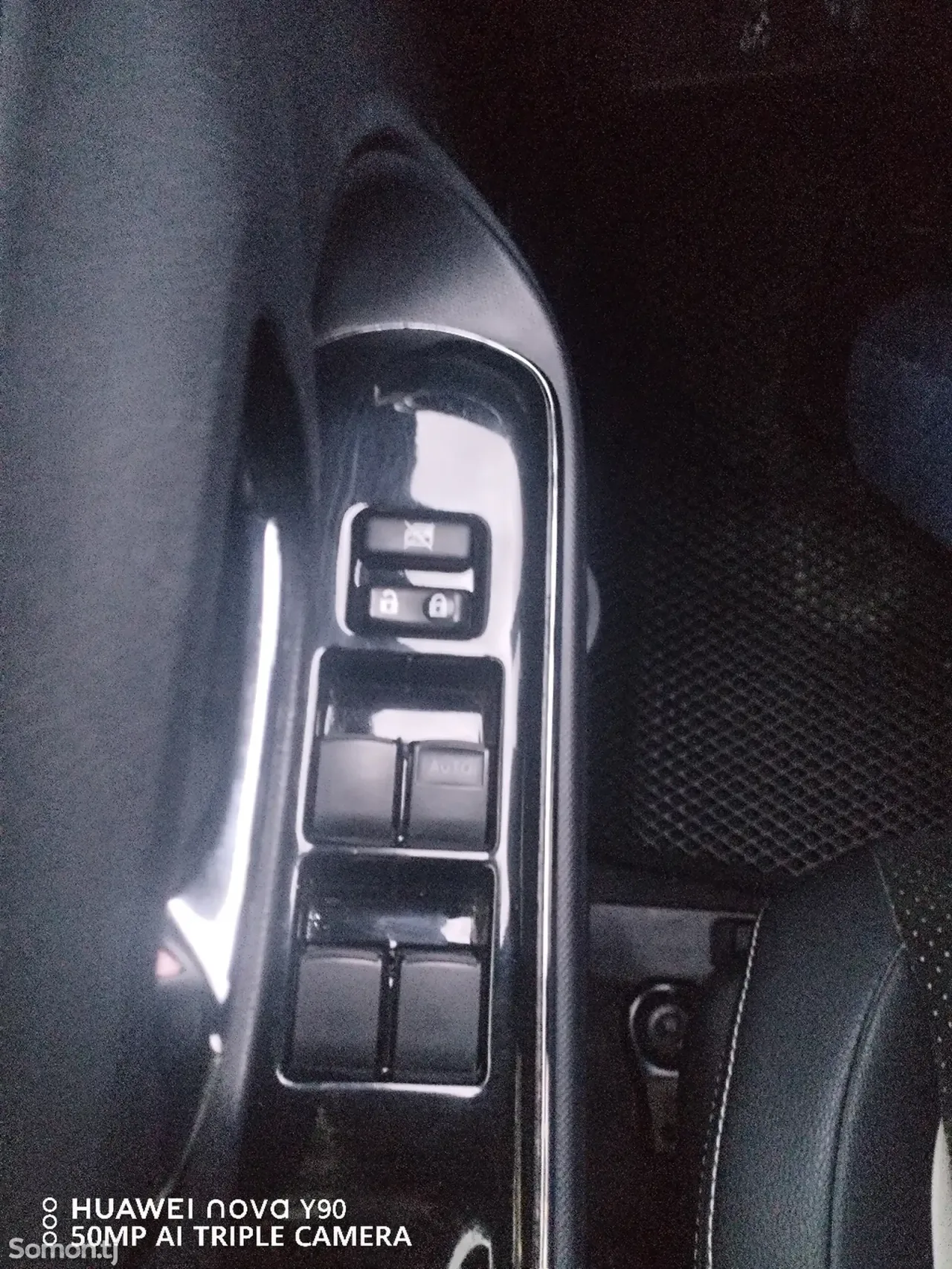 Toyota Aqua 2014 · 1.5 AT
