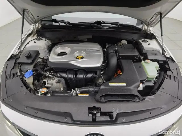 Kia K5 2017 · 2.0 AT