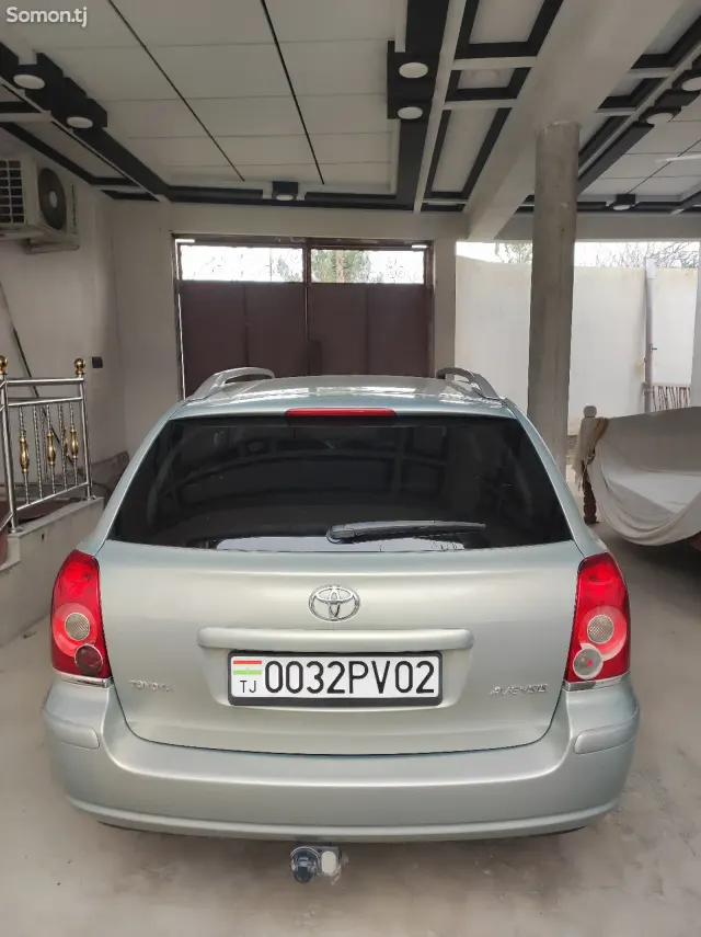 Toyota Avensis 2008 · 2.0 MT
